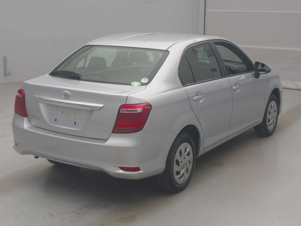 2021 Toyota Corolla Axio EX 4WD auction photo 2