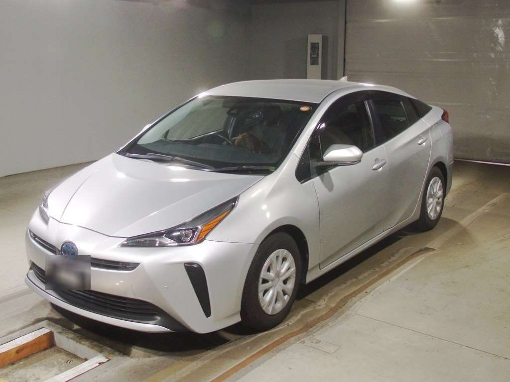 2021 Toyota Prius S Japan auction vehicle