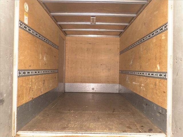 2019 Mitsubishi Fuso Canter 4WD 2t Aluminum Van auction photo 7