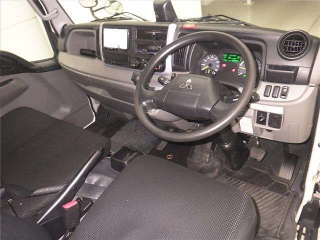 2019 Mitsubishi Fuso Canter 4WD 2t Aluminum Van auction photo 3