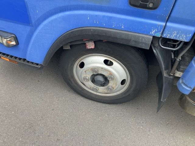 2011 Isuzu Elf ヒラ auction photo 9