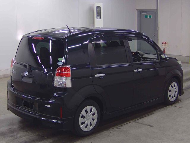 2013 Toyota Spade G auction photo 5