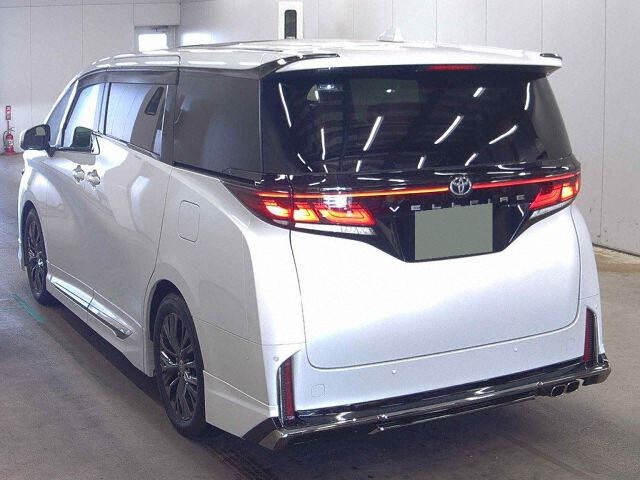 2025 Toyota Vellfire Z Premier auction photo 2