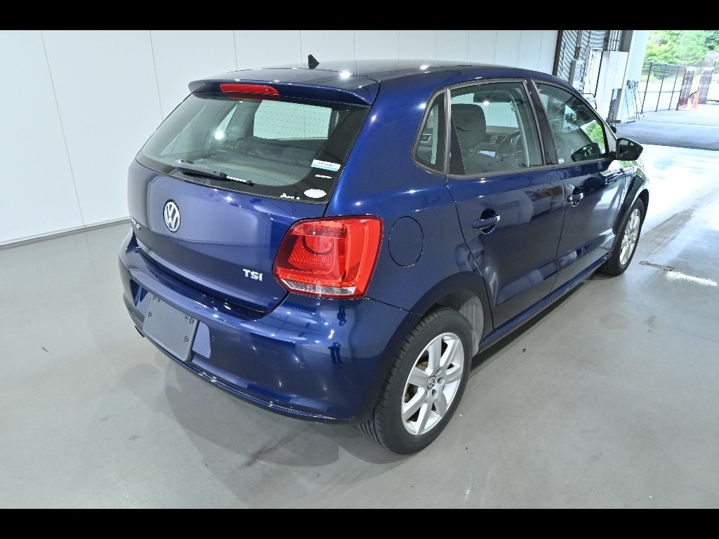 2014 Volkswagen ポロ 5HB TSIハイライン auction photo 2