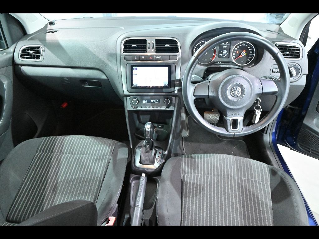 2014 Volkswagen ポロ 5HB TSIハイライン auction photo 3