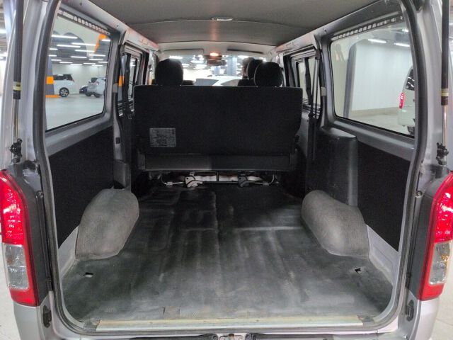 2019 Toyota Hiace Long DX GL Package 4WD auction photo 3
