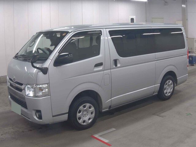 2019 Toyota Hiace Long DX GL Package 4WD auction photo 4