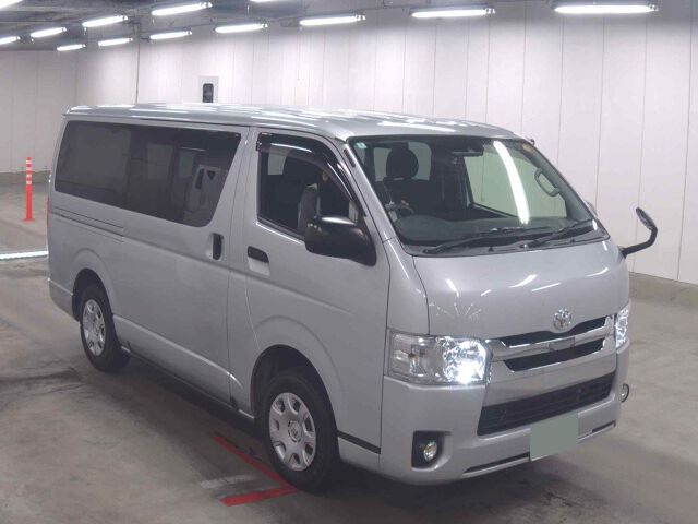 2019 Toyota Hiace Long DX GL Package 4WD Japan auction vehicle