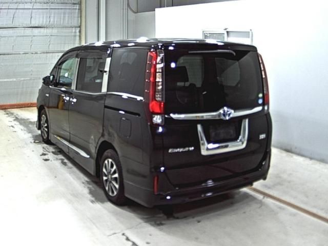 2015 Toyota Esquire ハイブリッドGi auction photo 2