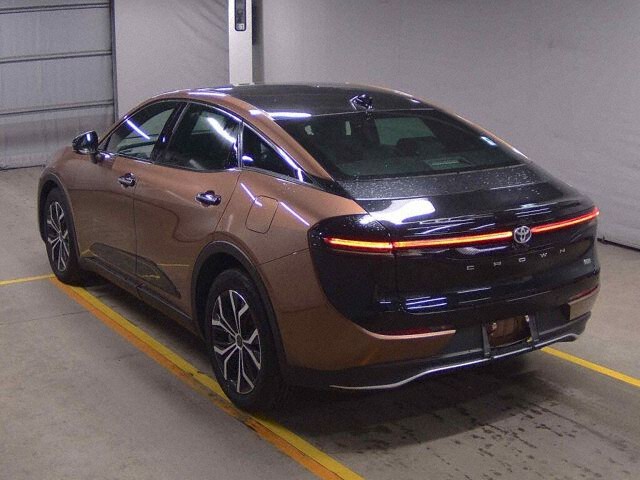 2023 Toyota Crown Crossover G Advanced 4WD auction photo 2