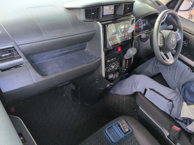 2023 Toyota Roomy カスタムG auction photo 3