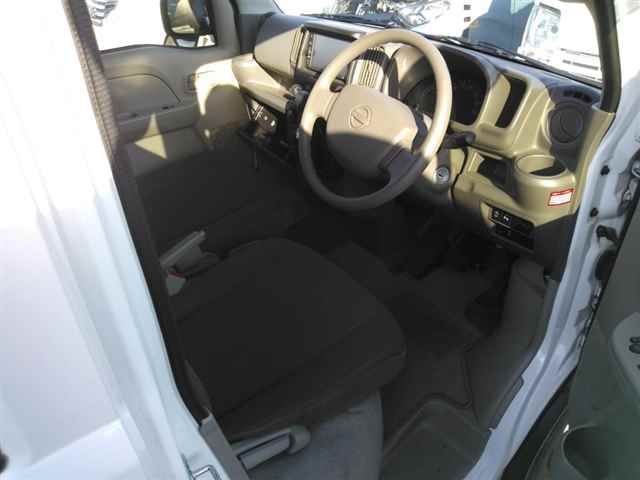 2023 Nissan NV100 Clipper DX GL Package auction photo 3