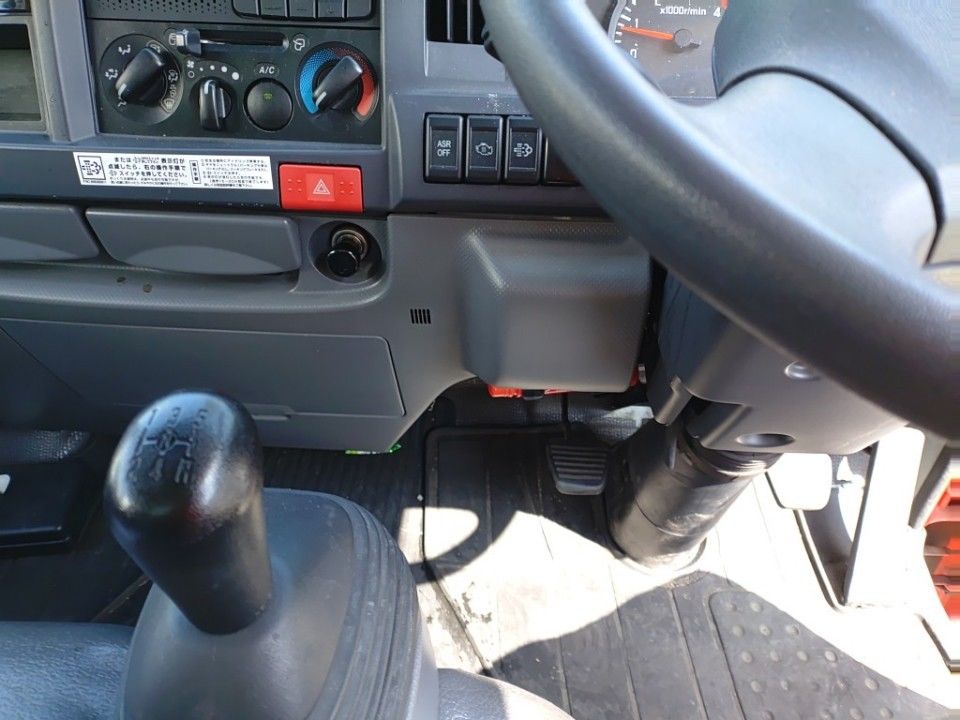 2018 Isuzu Elf auction photo 12