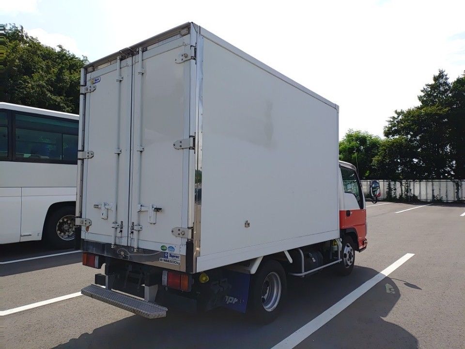 2018 Isuzu Elf auction photo 2