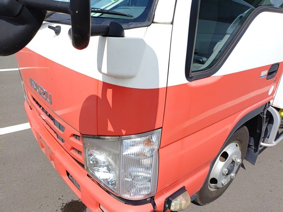 2018 Isuzu Elf auction photo 18