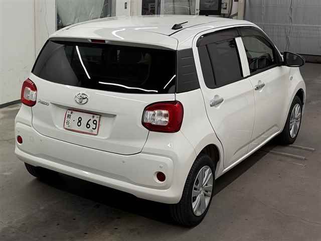 2021 Toyota Passo X auction photo 5