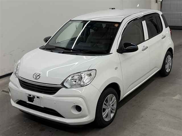 2021 Toyota Passo X auction photo 4