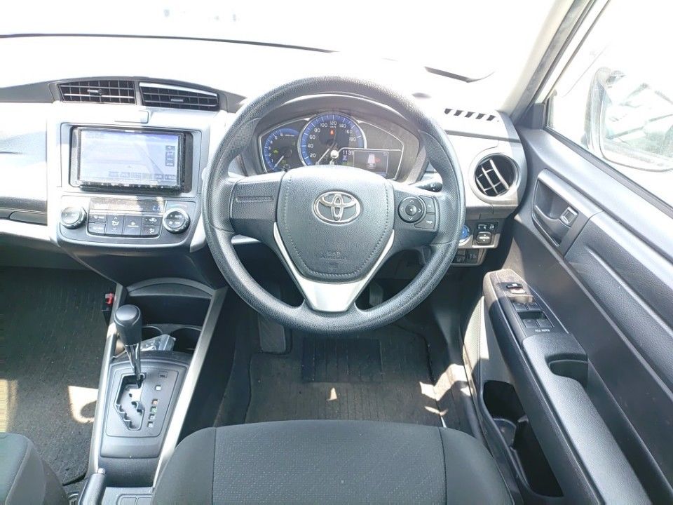 2020 Toyota Corolla Fielder auction photo 3