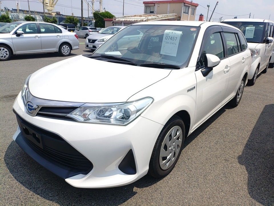 2020 Toyota Corolla Fielder Japan auction vehicle