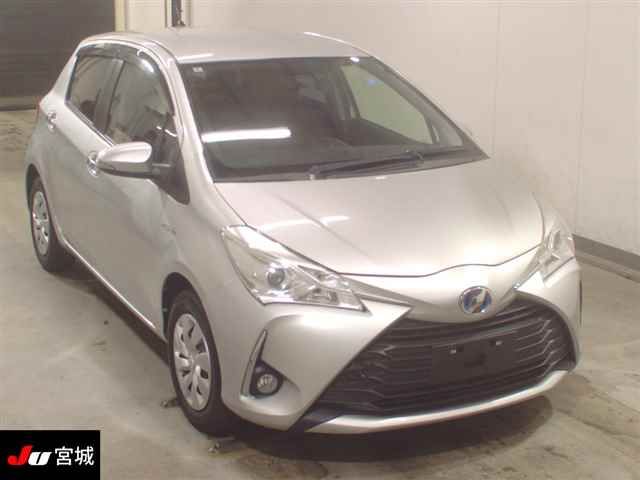 2018 Toyota Vitz ハイブリッドFセーフティエディ Japan auction vehicle