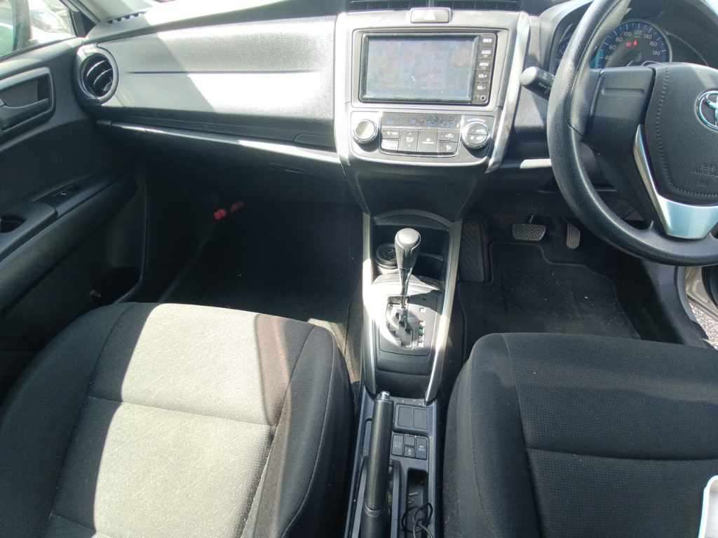 2022 Toyota Corolla Fielder ハイブリッド EX auction photo 11