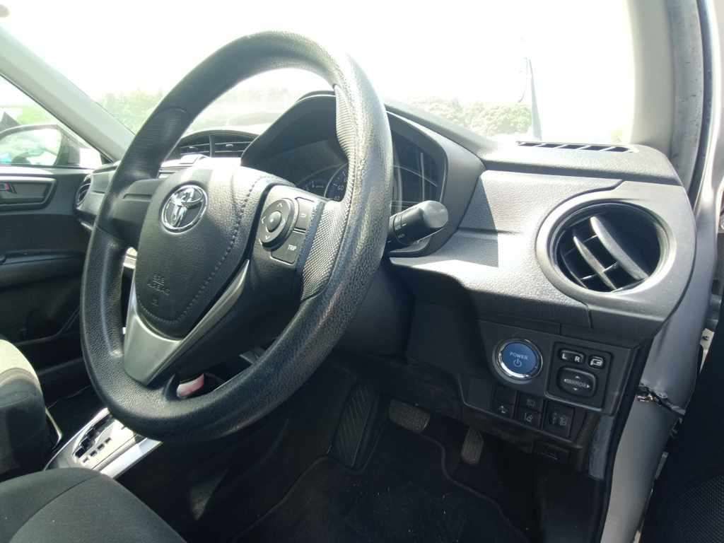 2022 Toyota Corolla Fielder ハイブリッド EX auction photo 9