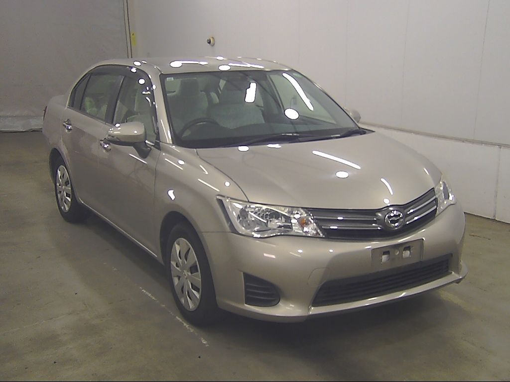 2013 Toyota Corolla Axio 1.5G Japan auction vehicle