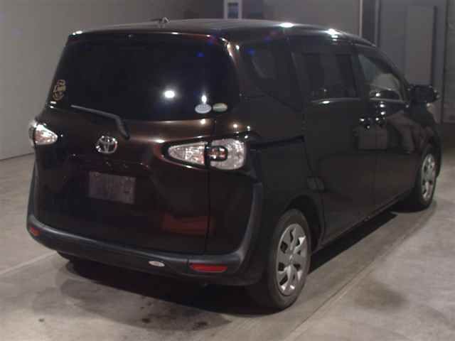 2017 Toyota Sienta G auction photo 2