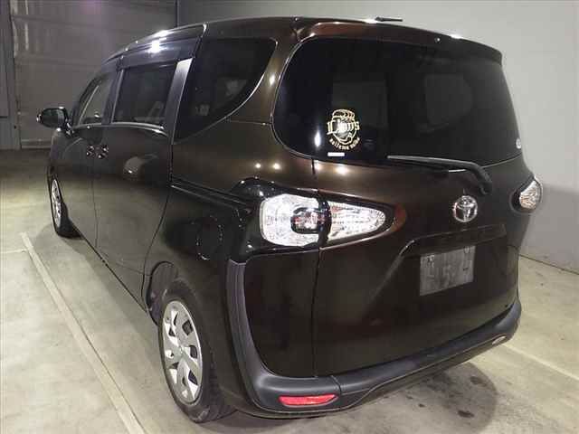 2017 Toyota Sienta G auction photo 4