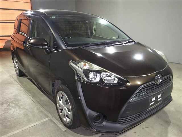 2017 Toyota Sienta G auction photo 3