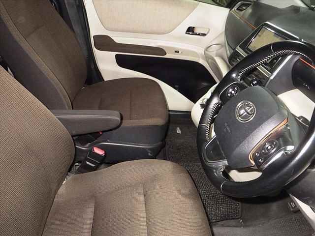 2017 Toyota Sienta G auction photo 9