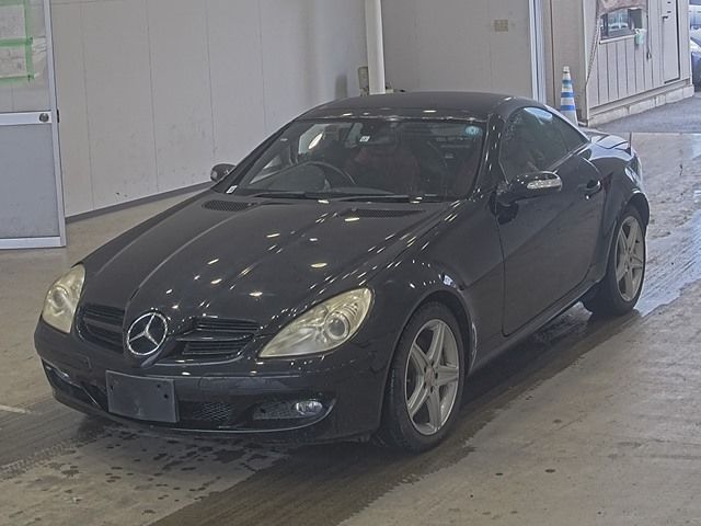 Japan Auction Vehicles 16 2005 Mercedes-Benz SLKクラス auction photo