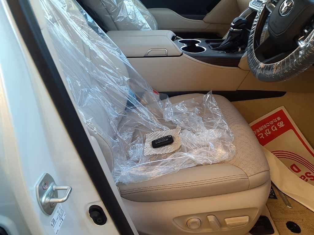 2025 Toyota Land Cruiser ZX 4WD auction photo 10