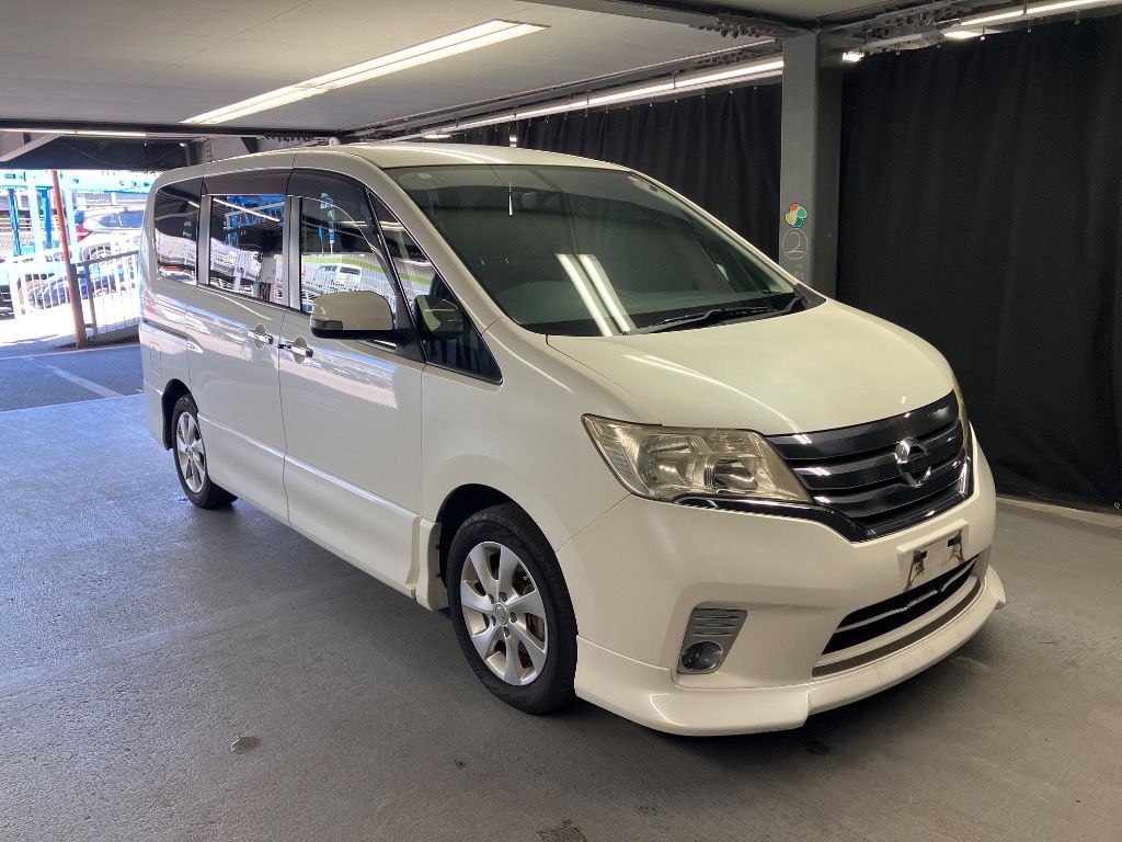 2011 Nissan Serena HWS Vセレクション Japan auction vehicle