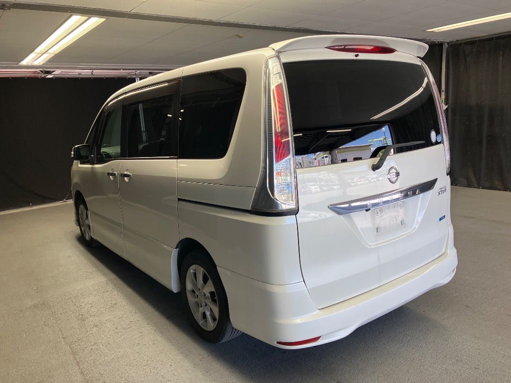 2011 Nissan Serena HWS Vセレクション auction photo 2
