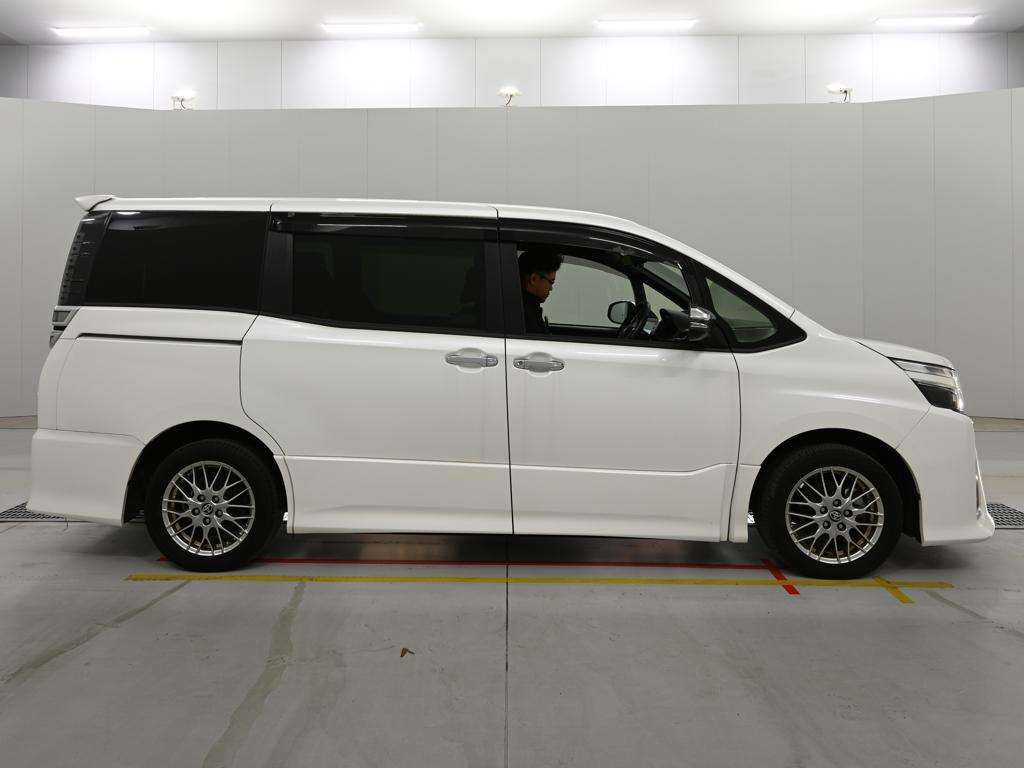 2021 Toyota Voxy ハイブリッドZS キラメキ3 auction photo 3