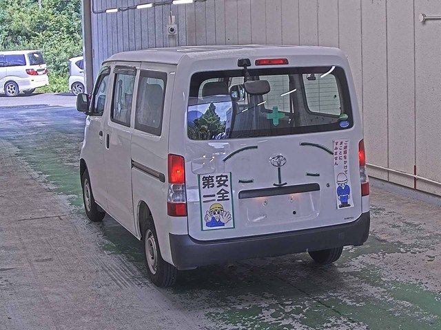 2016 Toyota TownAce DX auction photo 2