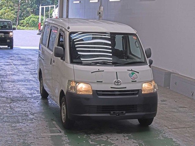 2016 Toyota TownAce DX Japan auction vehicle