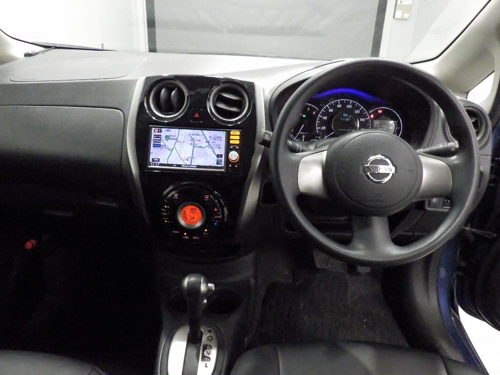 2014 Nissan ノート HB X DIG-Sエマージェンシーブレーキパッケージ auction photo 3