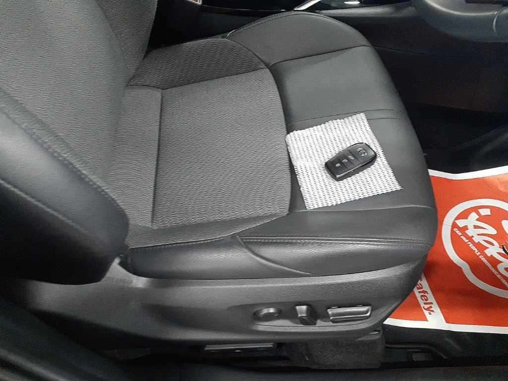 2024 Toyota Corolla Cross Hybrid Z auction photo 10