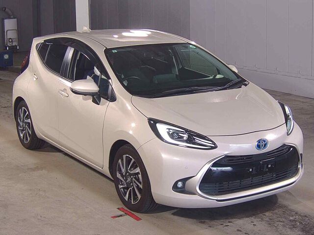 Japan Auction Vehicles 8 2021 Toyota Aqua Z auction photo