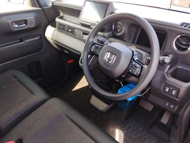 2025 Honda N-BOX Base grade auction photo 3
