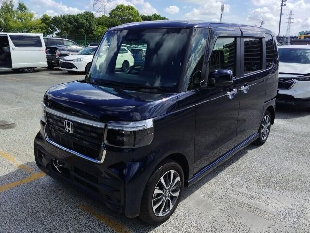 2025 Honda N-BOX Base grade auction photo 4