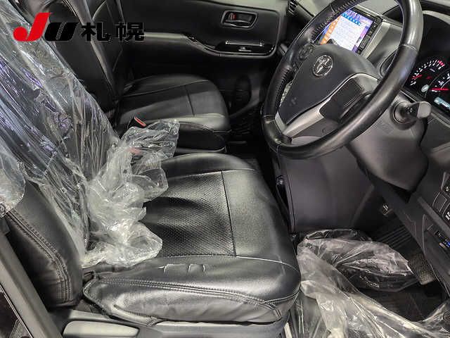 2017 Toyota Voxy 4WD ZS auction photo 5