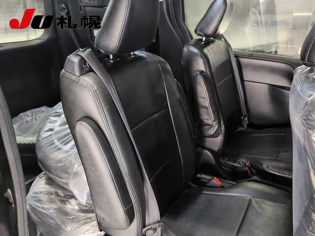 2017 Toyota Voxy 4WD ZS auction photo 7