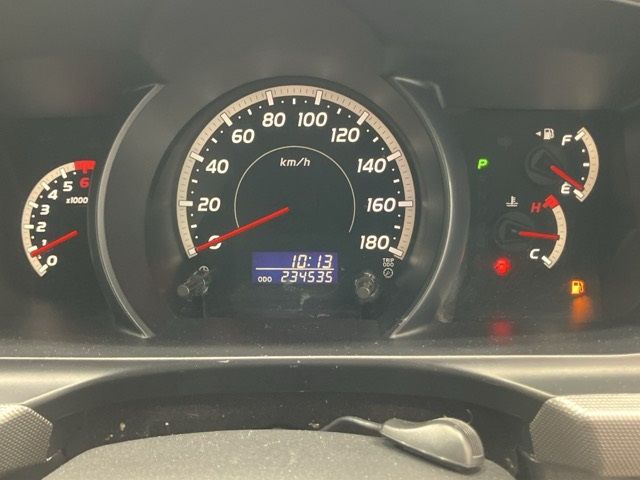 2010 Toyota Hiace ワゴン.4WD グランドキャビン auction photo 14