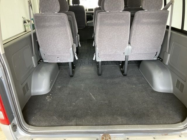 2010 Toyota Hiace ワゴン.4WD グランドキャビン auction photo 12