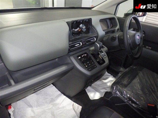 2026 Honda Freed e:HEV Crosstar auction photo 3
