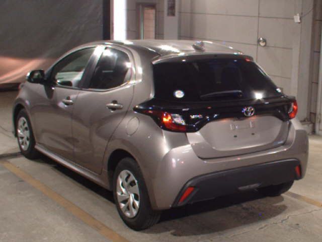 2024 Toyota Yaris X auction photo 2