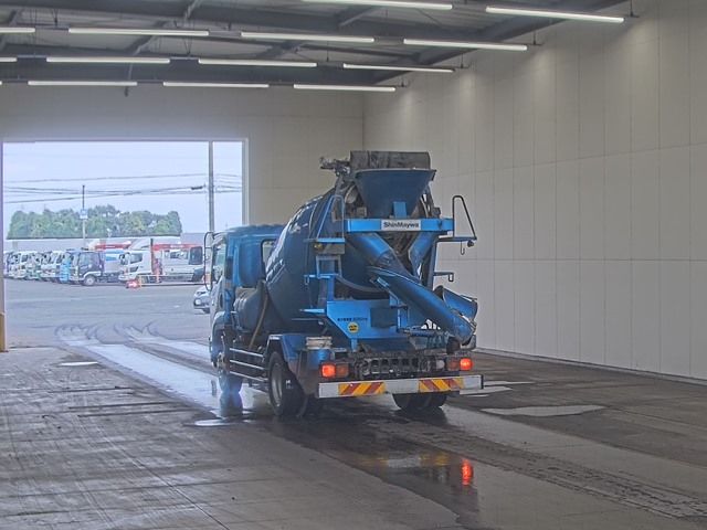 2009 Isuzu Forward ミキサー auction photo 2